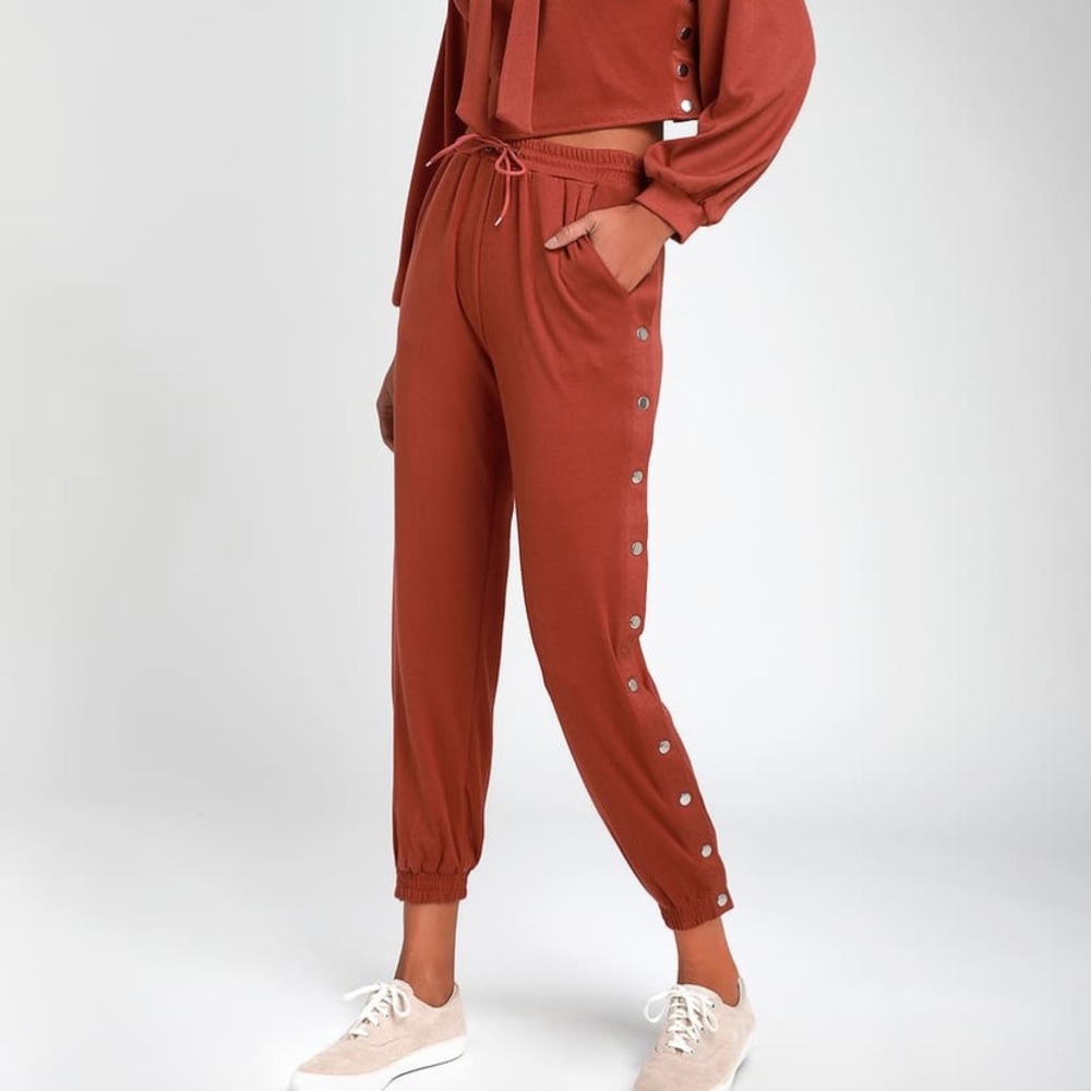 NWT Breakfast in Bed Marsala Side-Snap Jogger Pant